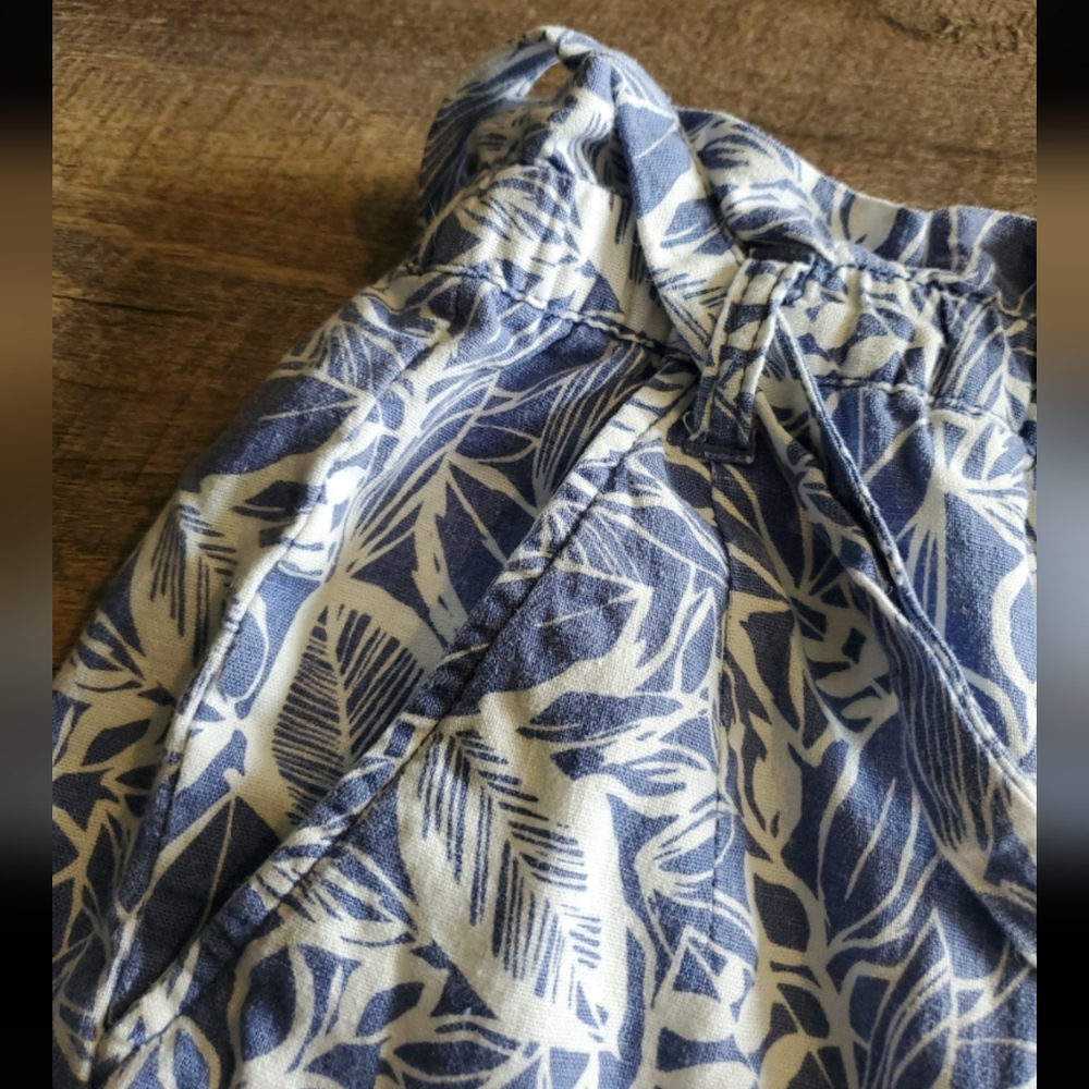 Shorts - Picture 3 of 4